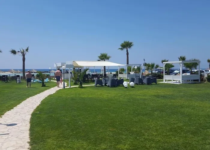 Lola Βίλα Αγία Νάπα